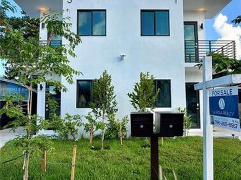 1271 NW 38th St