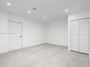 1271 NW 38th St, Miami FL 33142