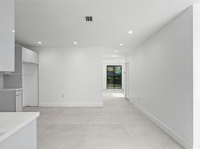 1271 NW 38th St, Miami FL 33142