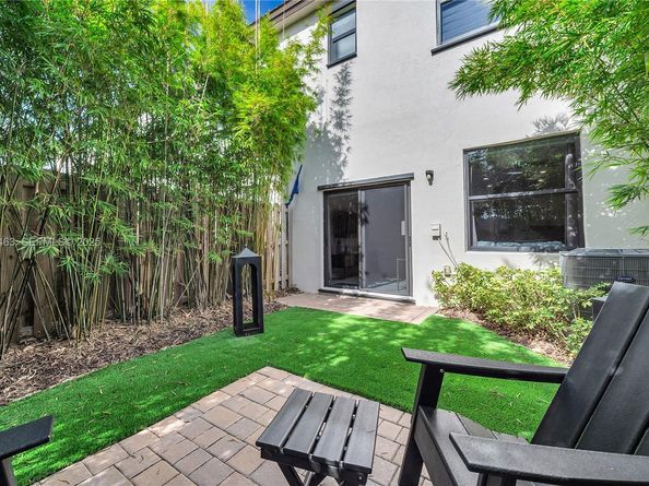 12976 SW 233rd Ter, Homestead FL 33032