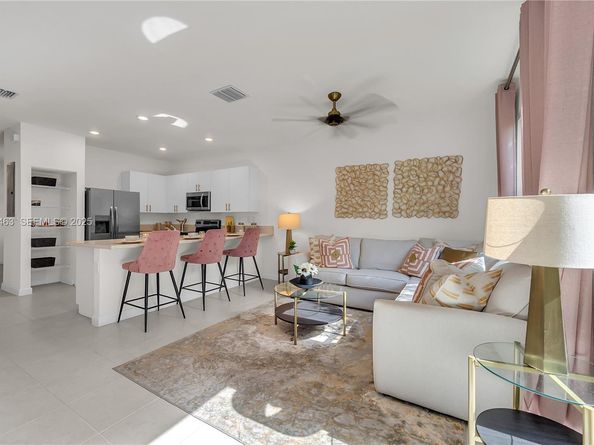 12976 SW 233rd Ter, Homestead FL 33032