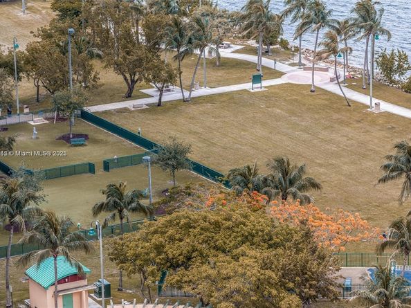 1750 N Bayshore Dr 2402, Miami FL 33132