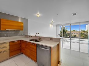 2950 NE 188th St 302, Aventura FL 33180