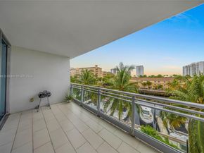 2950 NE 188th St 302, Aventura FL 33180