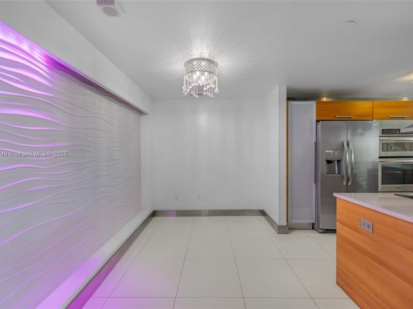 2950 NE 188th St 302, Aventura FL 33180