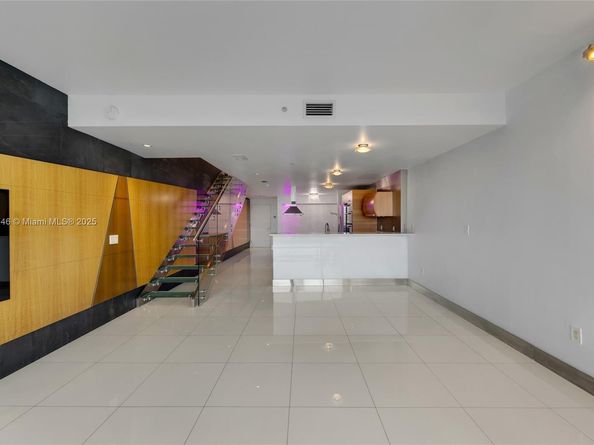 2950 NE 188th St 302, Aventura FL 33180