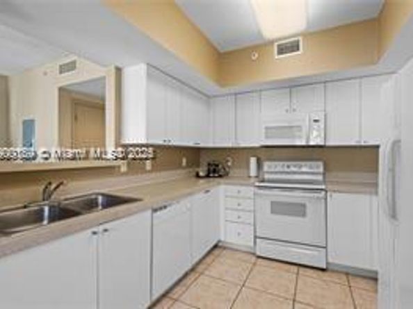 17375 Collins Ave 2508, Sunny Isles Beach FL 33160