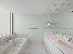400 S Pointe Dr 1104, Miami Beach FL 33139