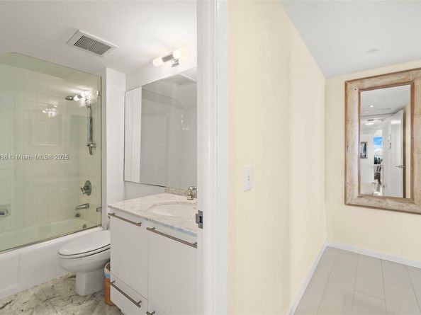 400 S Pointe Dr 1104, Miami Beach FL 33139