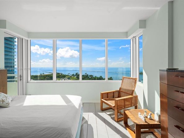 400 S Pointe Dr 1104, Miami Beach FL 33139