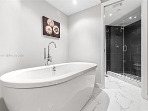 3500 Mystic Pointe Dr 1403, Aventura FL 33180