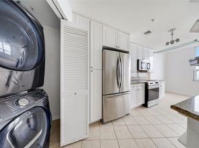 848 Brickell Key Dr 2702, Miami FL 33131