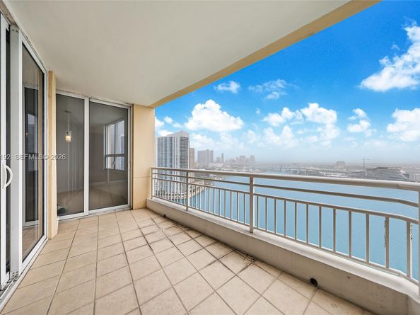 848 Brickell Key Dr 2702, Miami FL 33131