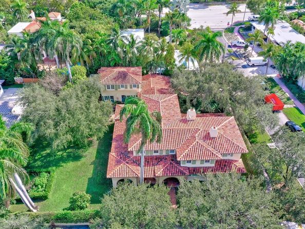 5905 N Bay Rd, Miami Beach FL 33140