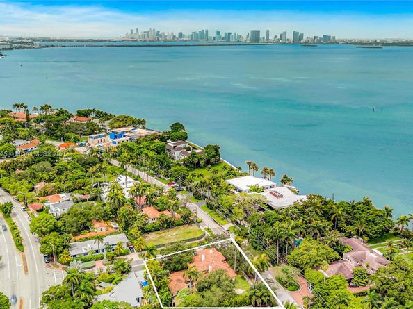 5905 N Bay Rd, Miami Beach FL 33140