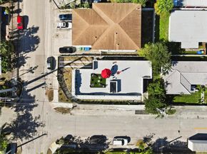 305 NW 58th St, Miami FL 33127