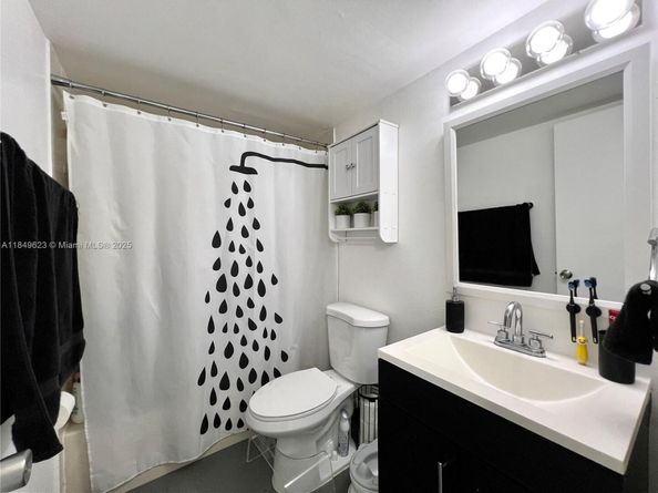 9120 Fontainebleau Blvd 404, Miami FL 33172