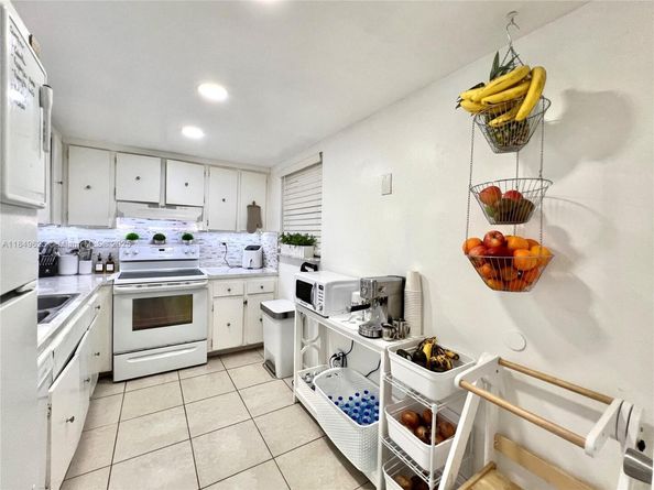 9120 Fontainebleau Blvd 404, Miami FL 33172
