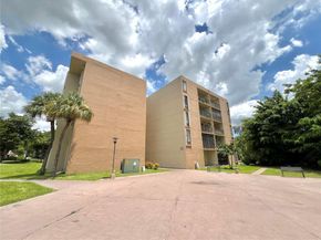 9120 Fontainebleau Blvd 404, Miami FL 33172
