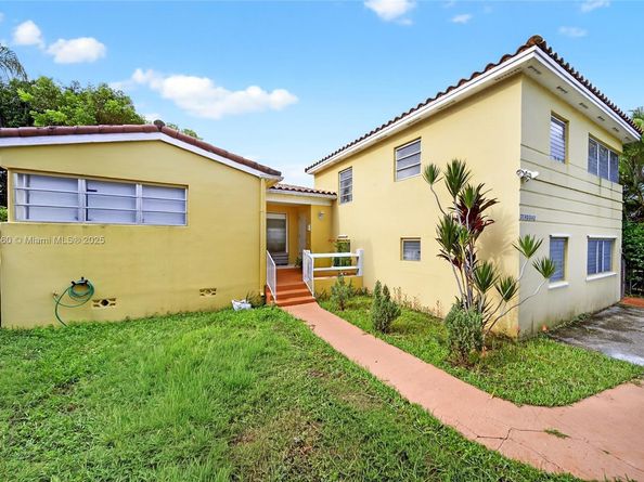 3340 SW 7th St, Miami FL 33135