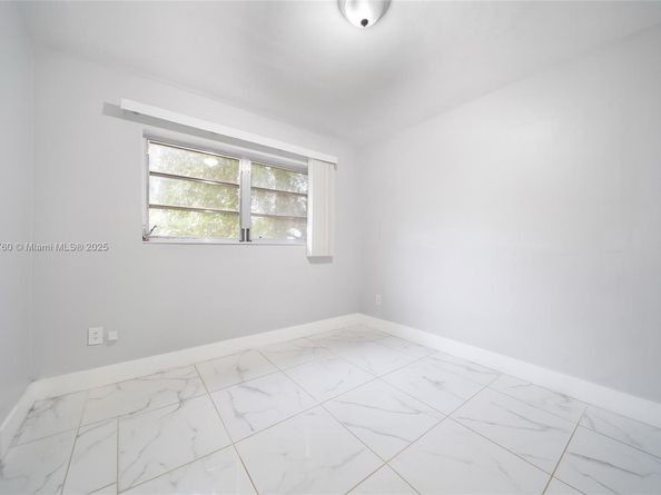 3340 SW 7th St, Miami FL 33135
