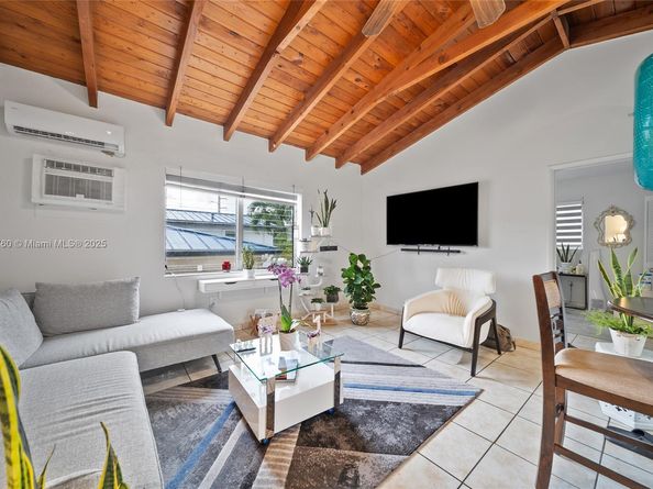 3340 SW 7th St, Miami FL 33135