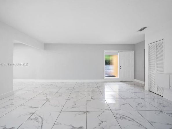 3340 SW 7th St, Miami FL 33135