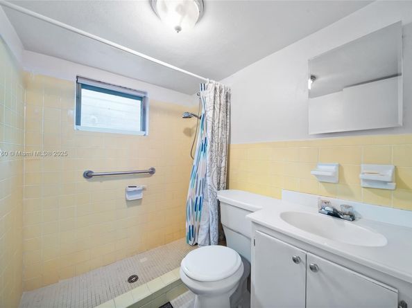 3340 SW 7th St, Miami FL 33135