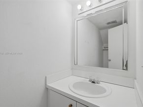 17911 NW 68th Ave P207, Hialeah FL 33015