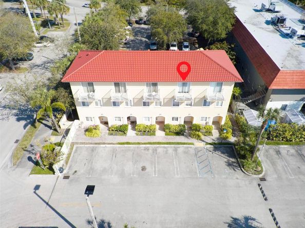 2196 NE 167th St 1114, North Miami Beach FL 33162