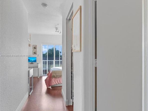2196 NE 167th St 1114, North Miami Beach FL 33162