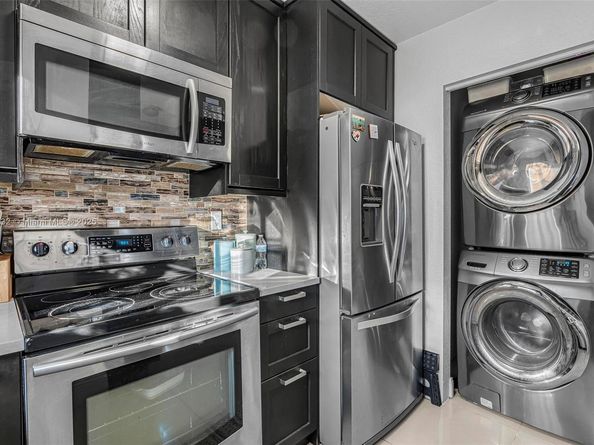 2196 NE 167th St 1114, North Miami Beach FL 33162