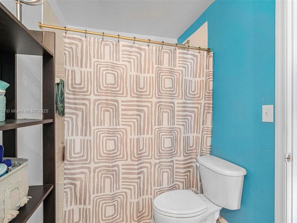 2196 NE 167th St 1114, North Miami Beach FL 33162