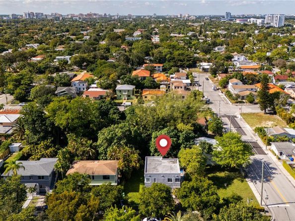 1210 SW 13th Ave, Miami FL 33135