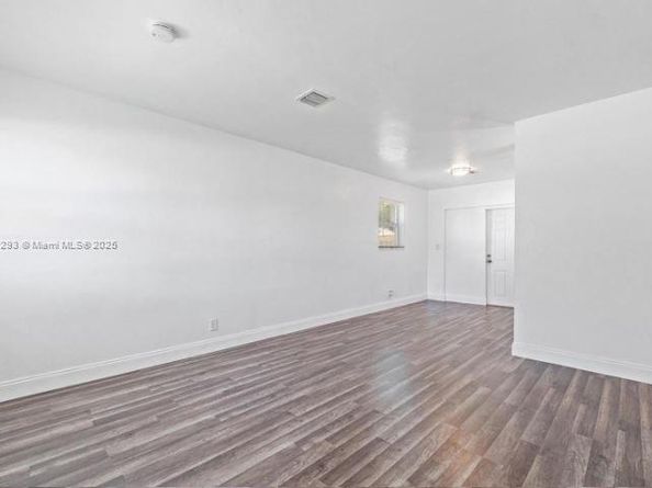 1040 NW 23rd Ter, Fort Lauderdale FL 33311