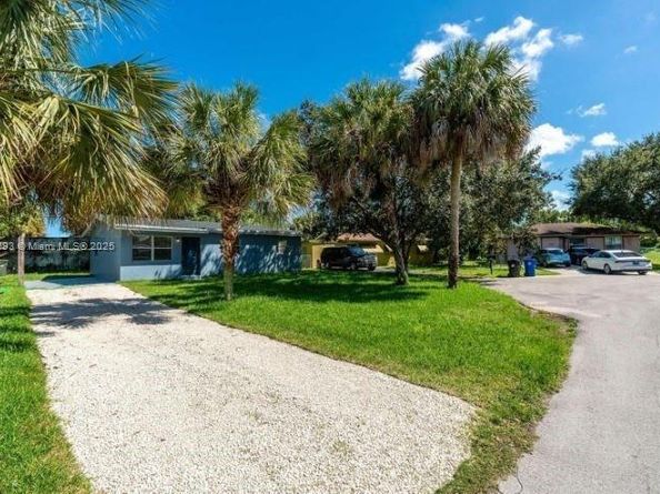 1040 NW 23rd Ter, Fort Lauderdale FL 33311