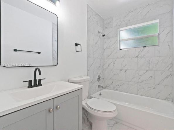 1040 NW 23rd Ter, Fort Lauderdale FL 33311