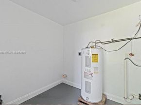 1040 NW 23rd Ter, Fort Lauderdale FL 33311