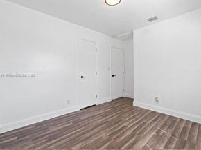 1040 NW 23rd Ter, Fort Lauderdale FL 33311