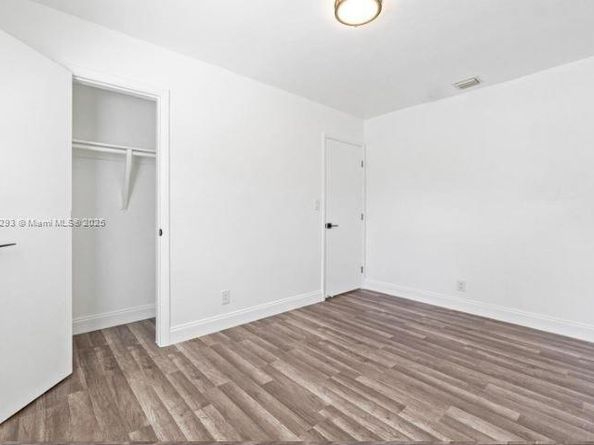 1040 NW 23rd Ter, Fort Lauderdale FL 33311