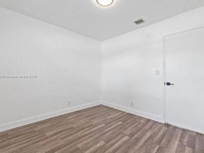 1040 NW 23rd Ter, Fort Lauderdale FL 33311