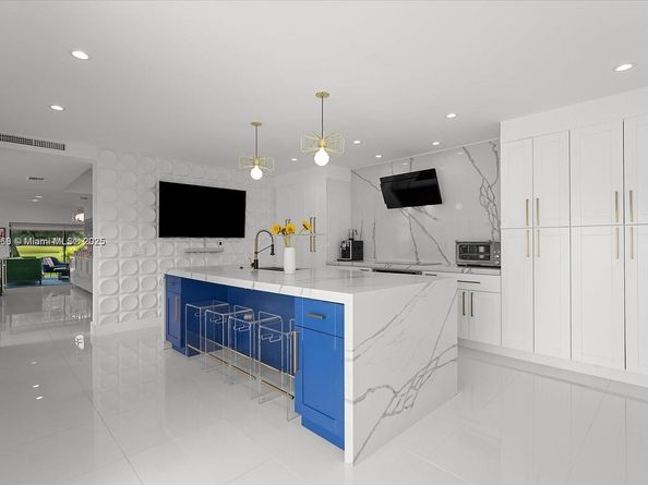 22818 El Dorado Dr, Boca Raton FL 33433