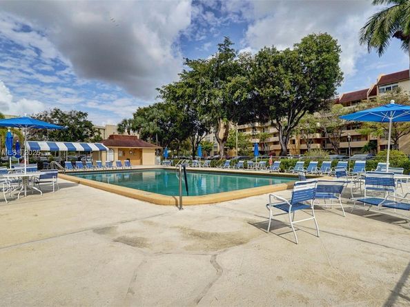 3821 Environ Blvd 411, Lauderhill FL 33319