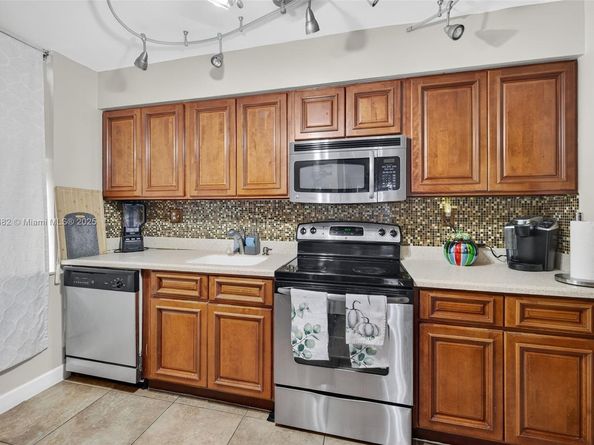 3821 Environ Blvd 411, Lauderhill FL 33319