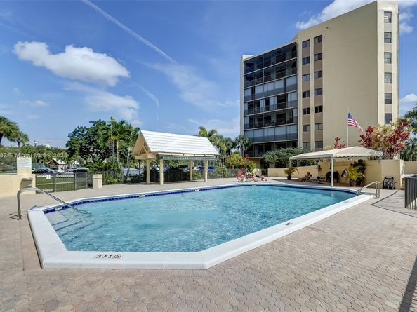 3821 Environ Blvd 411, Lauderhill FL 33319