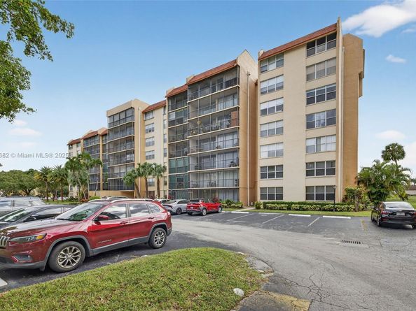 3821 Environ Blvd 411, Lauderhill FL 33319