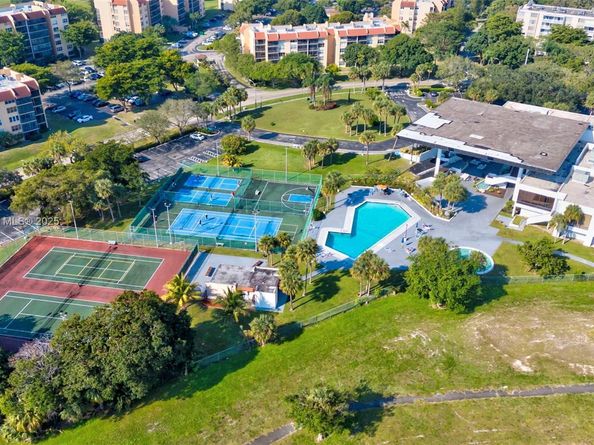3821 Environ Blvd 411, Lauderhill FL 33319