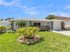 806 NE 4th St, Hallandale Beach FL 33009