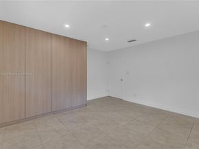 806 NE 4th St, Hallandale Beach FL 33009