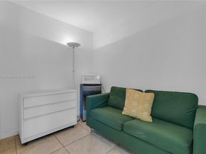 806 NE 4th St, Hallandale Beach FL 33009